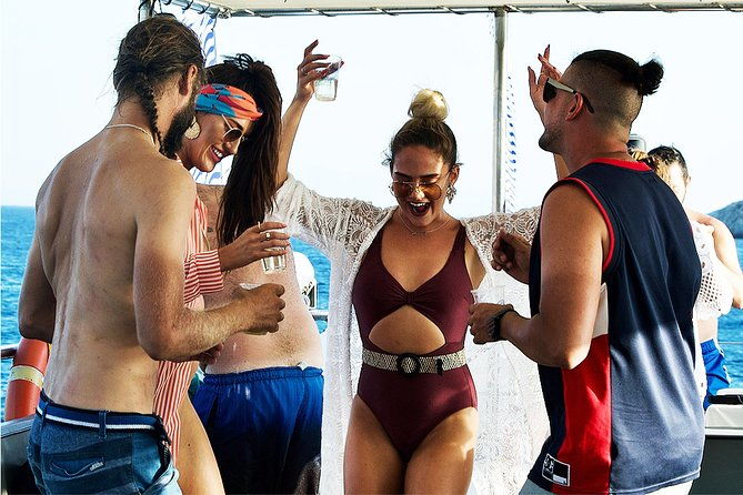 boat-party-with-swimming-stop-experience-in-mykonos