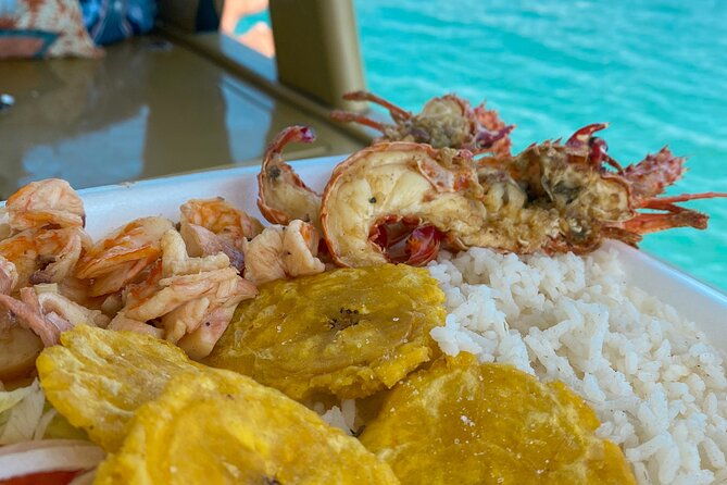 boat-rental-for-the-rosario-islands-up-to-15-people