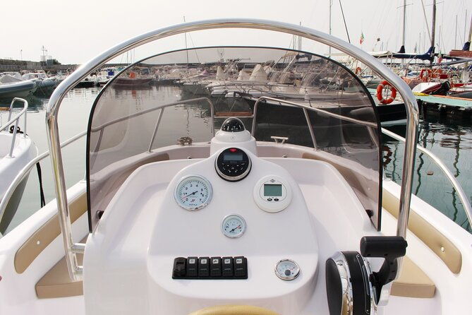 boat-rental-in-salerno-rent-without-license-2