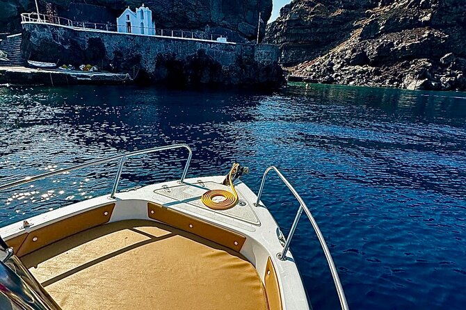 boat-rental-in-santorini