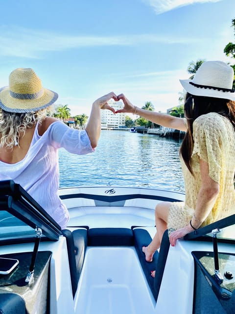 boat-rental-with-captain-in-miami-beach-up-to-6-people