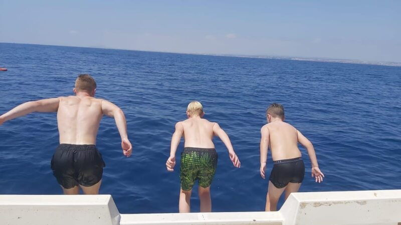 boat-rental-with-skipper-and-petrol