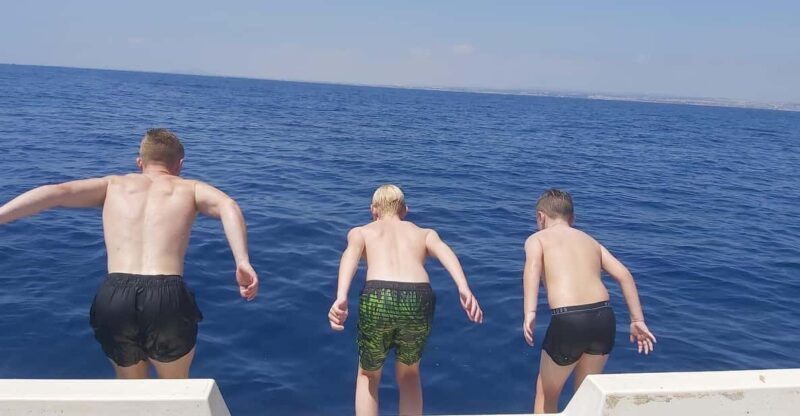 boat-rental-with-skipper-and-petrol