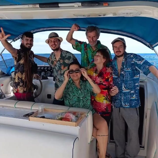 boat-ride-from-puerto-de-mogan-along-the-coastline-to-guigui