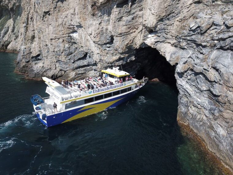 boat-through-cap-de-creus-and-port-lligat-visit-cadaques