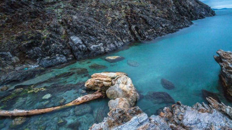 boat-through-cap-de-creus-and-port-lligat-visit-cadaques
