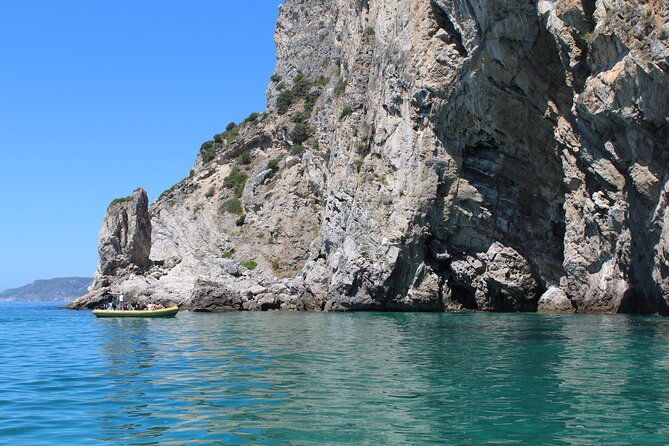boat-tour-arrabida-coves