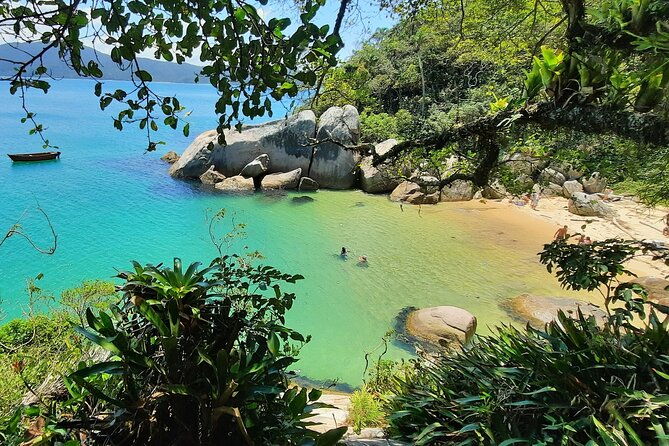 boat-tour-beach-by-zimbros-ecotour