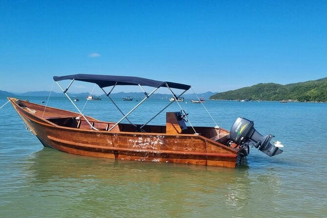 boat-tour-beach-by-zimbros-ecotour