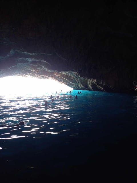 boat-tour-blue-cave