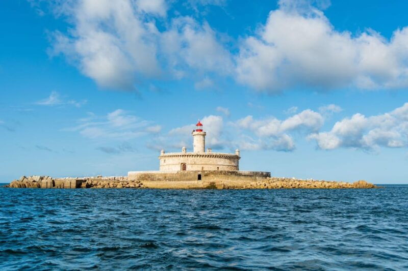 boat-tour-charming-cascais-coast-to-lisbon-lighthouse