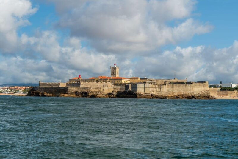 boat-tour-charming-cascais-coast-to-lisbon-lighthouse
