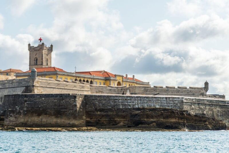 boat-tour-charming-cascais-coast-to-lisbon-lighthouse
