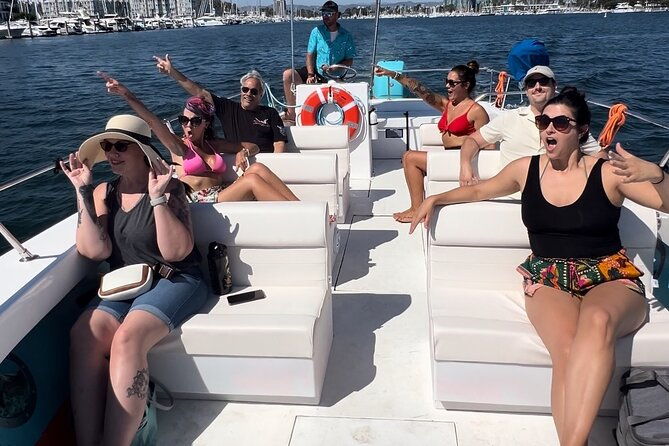 boat-tour-experience-sea-life-up-close