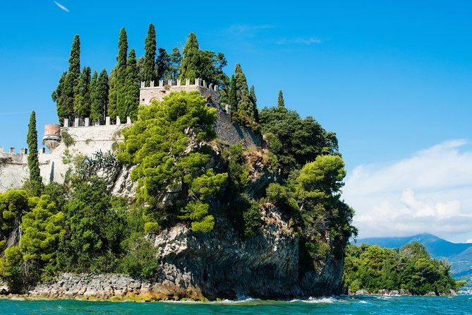 boat-tour-from-sirmione-to-garda-island
