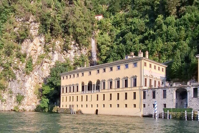 boat-tour-in-como-lake