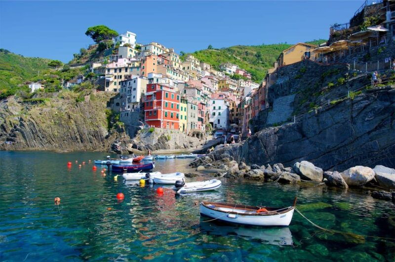 boat-tour-la-spezia-le-grazie-porto-venere-5-terre-with-aperitif