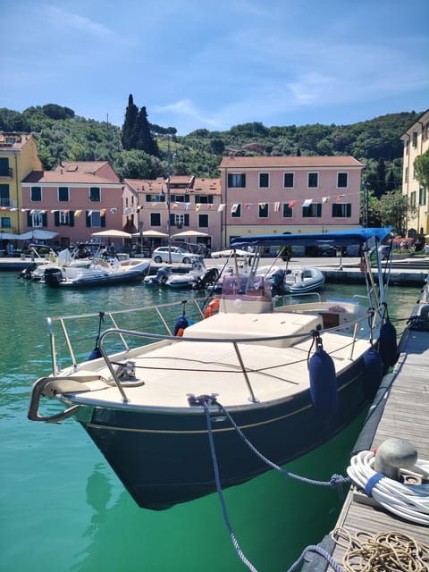 boat-tour-la-spezia-le-grazie-porto-venere-5-terre-with-aperitif