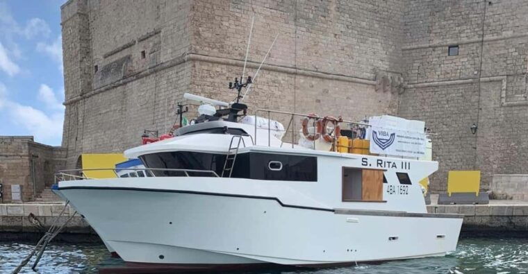 boat-tour-monopoli-polignano-with-swimming-stop-and-aperitif