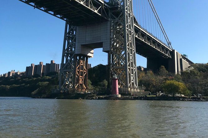 boat-tour-nyc-skyline-statue-of-liberty-private-yacht-tour