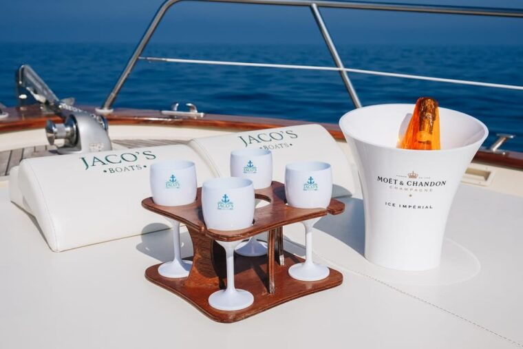 boat-tour-of-capri-from-sorrento