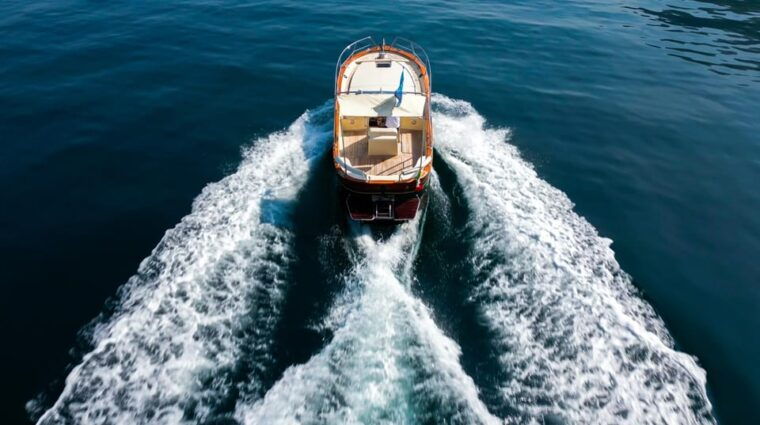 boat-tour-of-capri-or-amalfi-coast