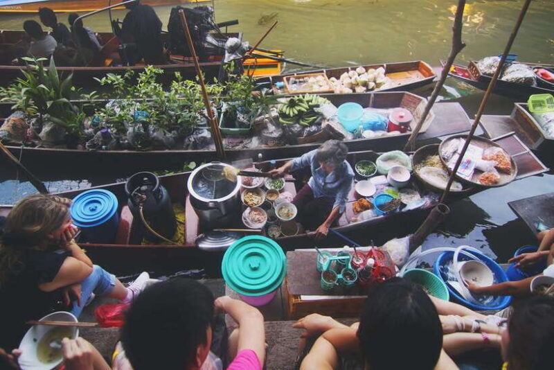 boat-tour-of-damnoen-saduak-floating-market