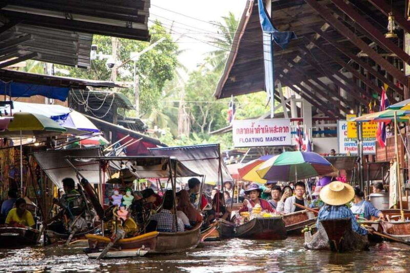 boat-tour-of-damnoen-saduak-floating-market