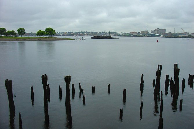boat-tour-of-green-jacket-shoal