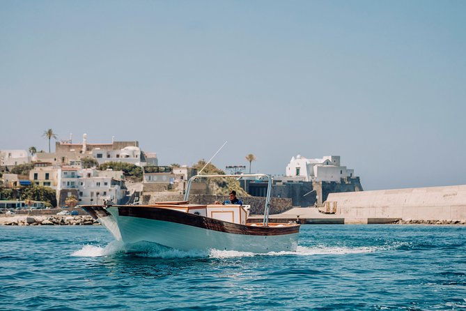 boat-tour-of-the-island-of-ischia-with-a-typical-ischia-10-metre-launch-full-day