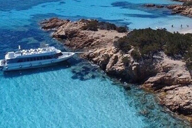 boat-tour-of-the-la-maddalena-archipelago