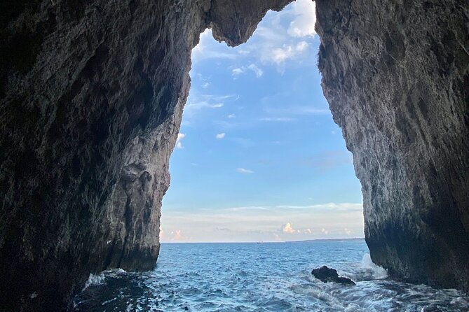 boat-tour-ortigia-and-syracuse-sea-caves