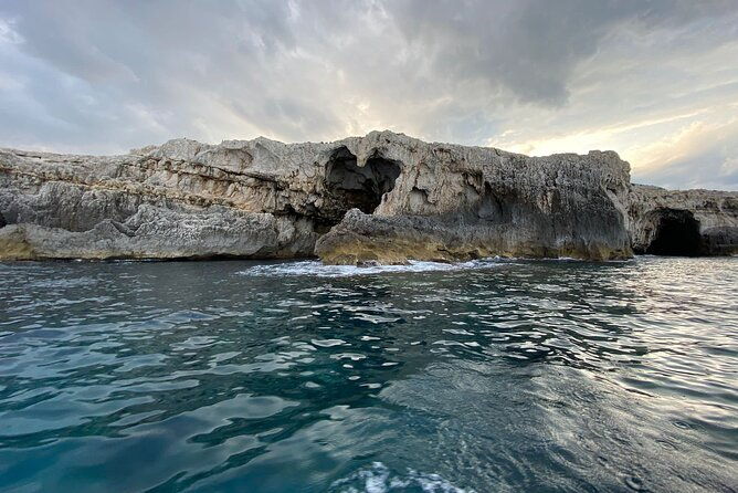 boat-tour-ortigia-and-syracuse-sea-caves