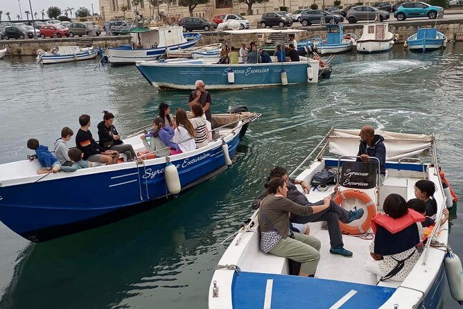 boat-tour-ortigia-and-syracuse-sea-caves