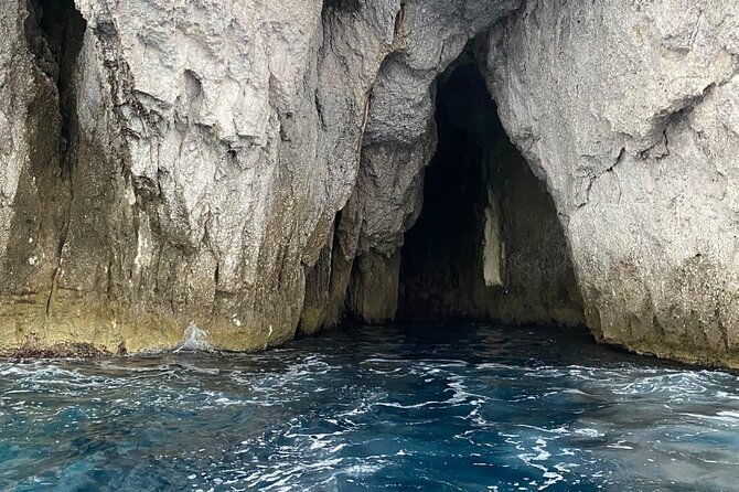 boat-tour-pillirina-sea-caves-syracuse-and-ortigia