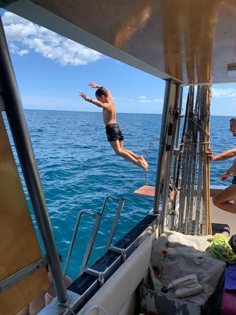 BOAT TOUR POLIGNANO A MARE with swim stop and aperitiv - Key Points
