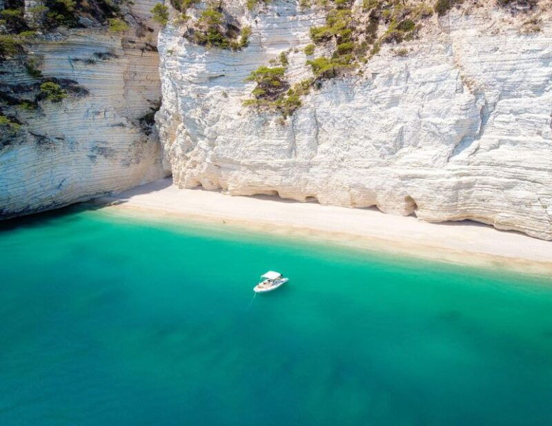 boat-tour-south-coast-and-sea-caves-in-vieste