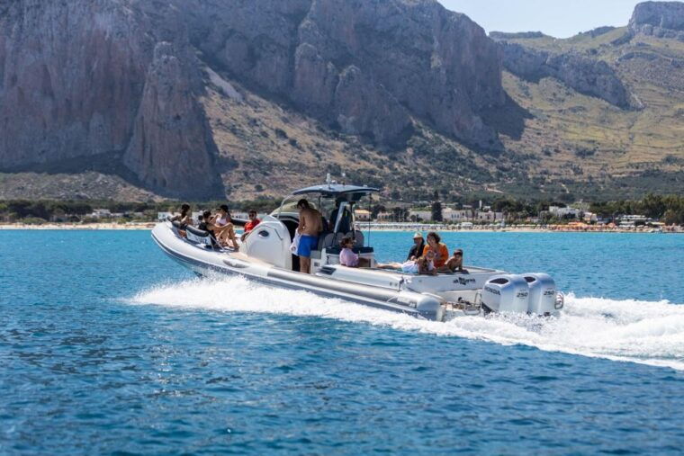 boat-tour-taormina-isola-bella-giardini-naxos-8-hours
