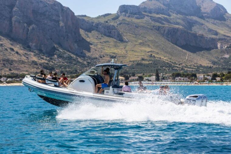 boat-tour-taormina-isola-bella-giardini-naxos-8-hours