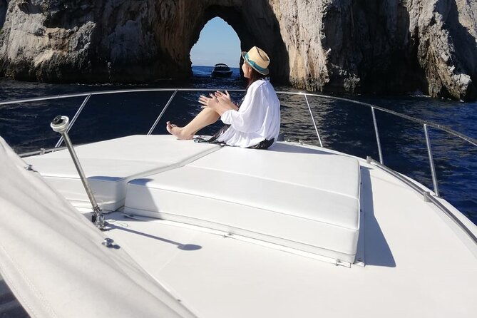 boat-tour-throughout-the-amalfi-coast-amalfi-and-positano
