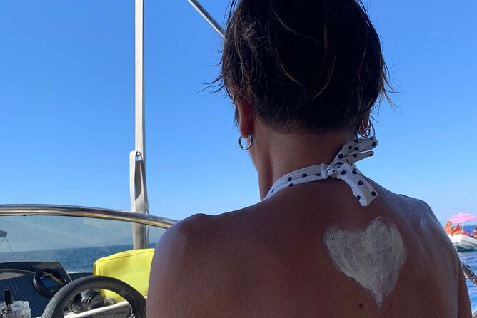 boat-tour-to-procida-and-ischia-discover-private-secret-beaches