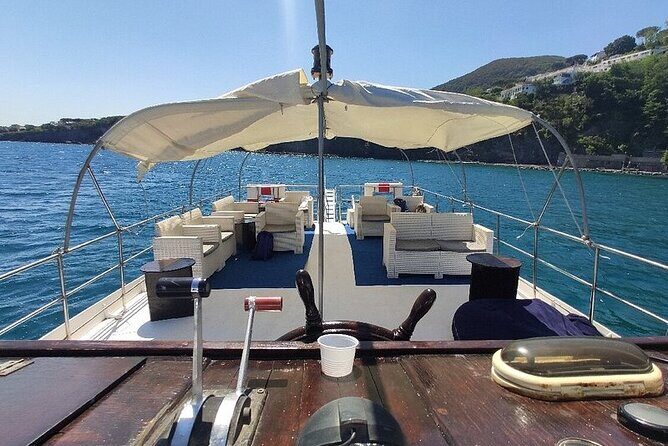 Boat tour with lunch on board to discover Procida - FAQs