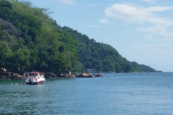 boat-tours-to-tropical-islands