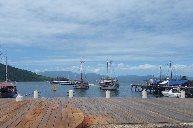 boat-tours-to-tropical-islands