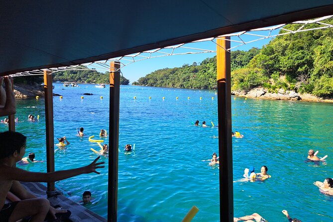 boat-tours-to-tropical-islands