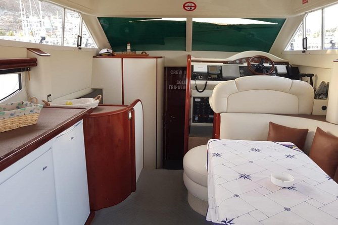 boat-trip-3-hours-private-charter-keeper-uno-boat