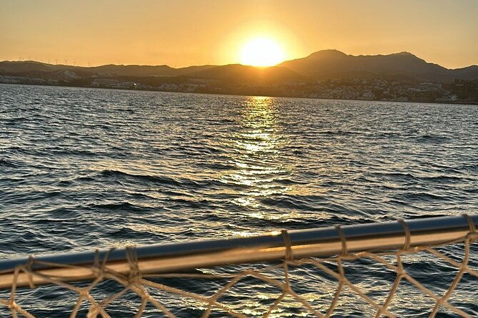 boat-trip-at-sunset-cava-snacks