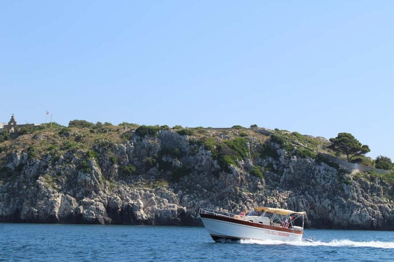 Boat trip from Castro to Malepasso with aperitif on board - Key Points