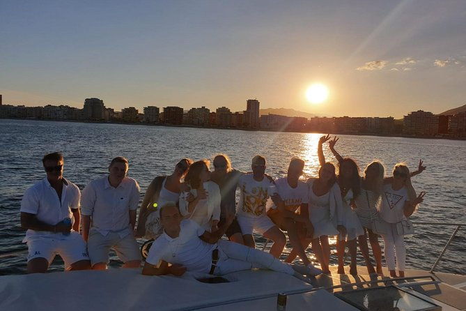 boat-trip-in-fuengirola-dolphin-watching-and-drinks