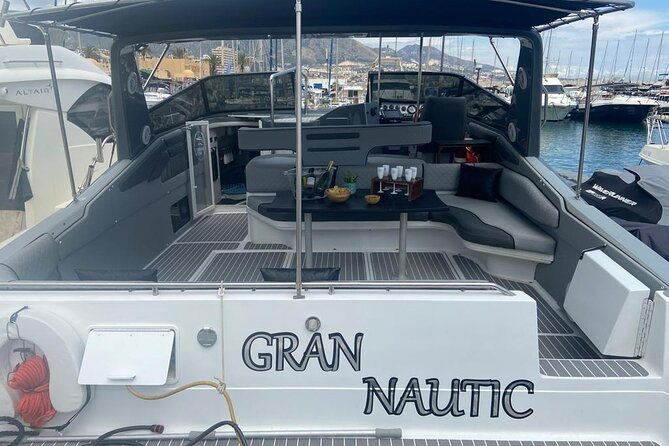 boat-trip-in-fuengirola-dolphin-watching-and-drinks